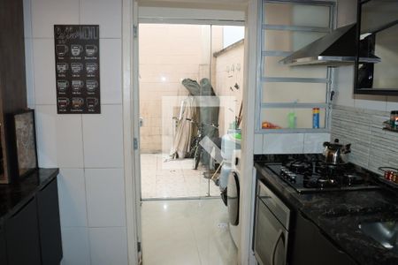 Cozinha de casa de condomínio para alugar com 3 quartos, 110m² em Jardim Passargada I, Cotia