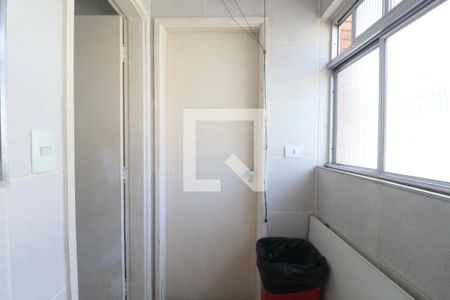 Área de Serviço de apartamento para alugar com 2 quartos, 70m² em Jardim Sao Miguel, Guarujá