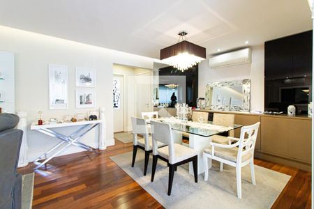 Sala de apartamento à venda com 3 quartos, 132m² em Água Branca, São Paulo