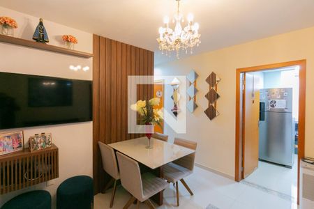 Sala de apartamento à venda com 3 quartos, 70m² em Sinimbu, Belo Horizonte