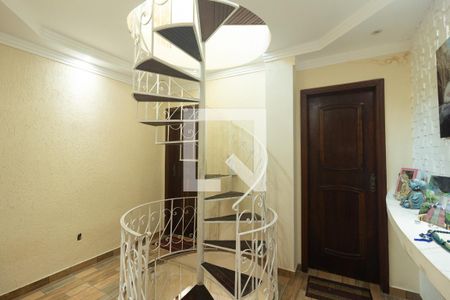 Escada de casa para alugar com 4 quartos, 675m² em Campo Grande, Rio de Janeiro