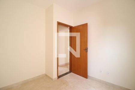 Quarto 2 de apartamento para alugar com 2 quartos, 50m² em Jardim Inconfidência, Uberlândia