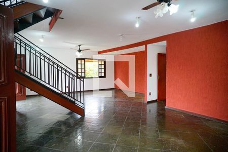 Sala de casa à venda com 4 quartos, 380m² em Camboinhas, Niterói