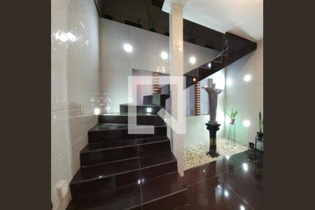 Casa para alugar com 4 quartos, 280m² em Jardim São Paulo, São Paulo