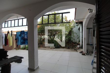 Sala 2 - Vista de casa para alugar com 6 quartos, 599m² em Pechincha, Rio de Janeiro