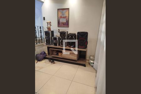 Sala de casa à venda com 3 quartos, 320m² em Quitaúna, Osasco