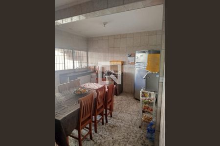 Cozinha de casa à venda com 3 quartos, 320m² em Quitaúna, Osasco