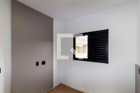 Quarto 1 de apartamento para alugar com 2 quartos, 45m² em Vila Fernandes, São Paulo