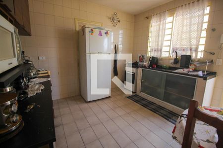 Cozinha de casa à venda com 3 quartos, 133m² em Jardim Miriam, São Paulo