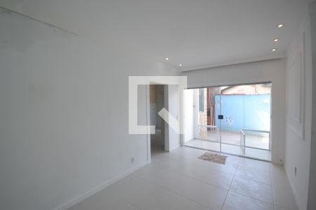 Sala de casa para alugar com 2 quartos, 75m² em Cabral, Nilópolis