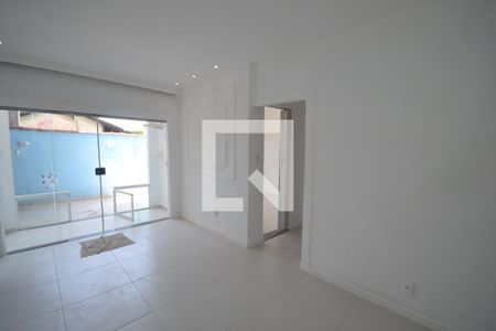 Sala de casa para alugar com 2 quartos, 75m² em Cabral, Nilópolis