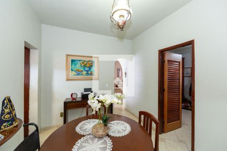 Sala de casa para alugar com 3 quartos, 344m² em Barreiro, Belo Horizonte