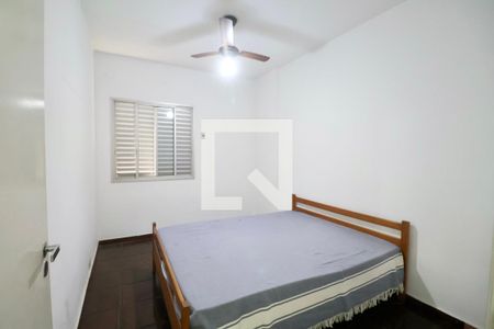 Quarto de apartamento para alugar com 3 quartos, 76m² em Jardim Vitoria, Guarujá