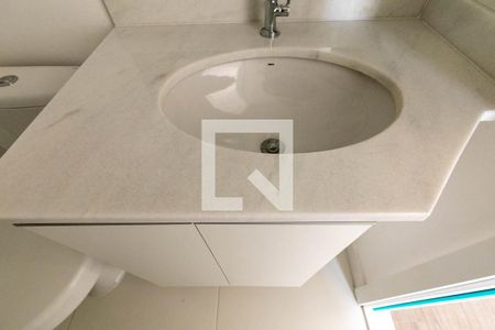 Banheiro Social de kitnet/studio para alugar com 1 quarto, 27m² em República, São Paulo