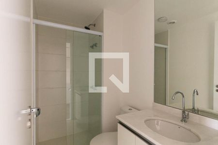 Banheiro Social de kitnet/studio para alugar com 1 quarto, 27m² em República, São Paulo