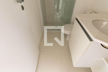 Banheiro Social de kitnet/studio para alugar com 1 quarto, 27m² em República, São Paulo