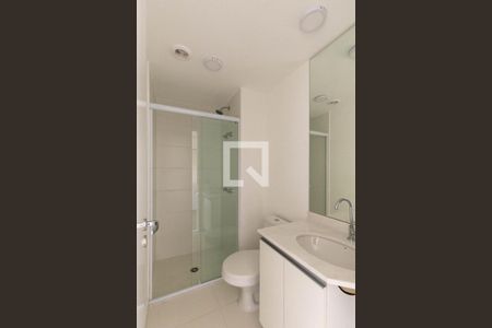 Banheiro Social de kitnet/studio para alugar com 1 quarto, 27m² em República, São Paulo