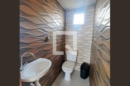 Lavabo 2 de casa para alugar com 3 quartos, 210m² em Piratininga, Osasco