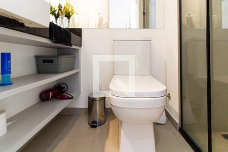 Banheiro de kitnet/studio para alugar com 1 quarto, 24m² em Perdizes, São Paulo