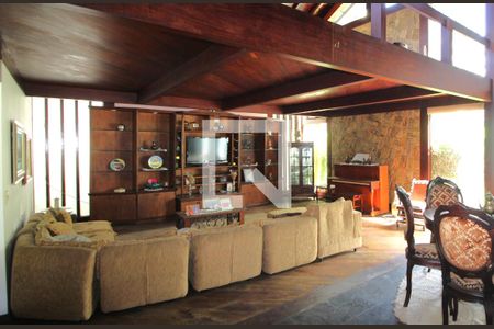 Sala de casa de condomínio à venda com 4 quartos, 724m² em Freguesia (Jacarepaguá), Rio de Janeiro