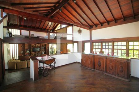 Sala de casa de condomínio à venda com 4 quartos, 724m² em Freguesia (Jacarepaguá), Rio de Janeiro