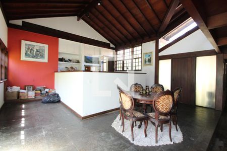 Sala de casa de condomínio à venda com 4 quartos, 724m² em Freguesia (Jacarepaguá), Rio de Janeiro