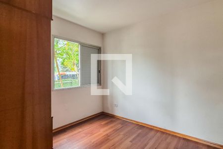 Quarto 1 de apartamento para alugar com 2 quartos, 65m² em Jardim Ester Yolanda, São Paulo