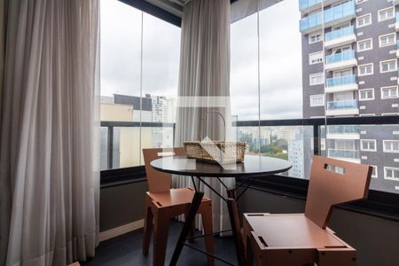 Varanda de kitnet/studio para alugar com 1 quarto, 45m² em Vila Olímpia, São Paulo