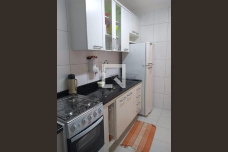Cozinha de apartamento para alugar com 3 quartos, 97m² em Jardim Vitoria, Guarujá