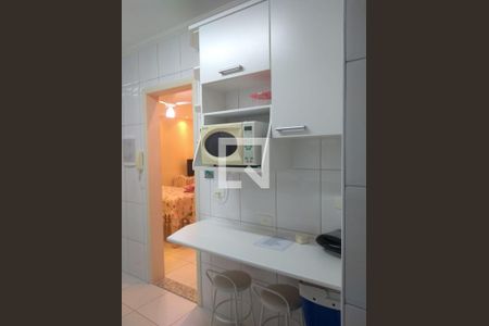 Cozinha de apartamento para alugar com 3 quartos, 97m² em Jardim Vitoria, Guarujá