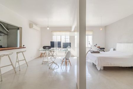 Sala/Quarto de apartamento à venda com 1 quarto, 56m² em Pinheiros, São Paulo