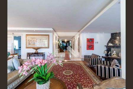 Casa à venda com 5 quartos, 1200m² em Jardim Leonor, São Paulo