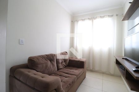 Sala de apartamento para alugar com 2 quartos, 55m² em Santa Mônica, Uberlândia