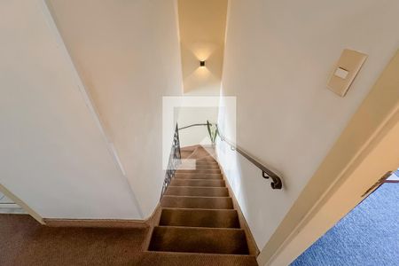 Corredor de casa para alugar com 3 quartos, 290m² em Jardim Nossa Senhora Aparecida, São Paulo