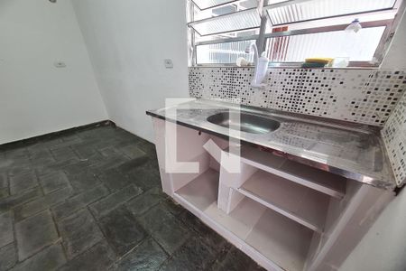 Cozinha de casa para alugar com 1 quarto, 30m² em Jardim Ana Rosa, São Paulo
