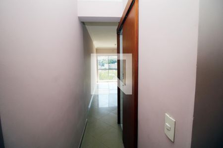 Corredor de apartamento para alugar com 2 quartos, 68m² em Vila da Penha, Rio de Janeiro