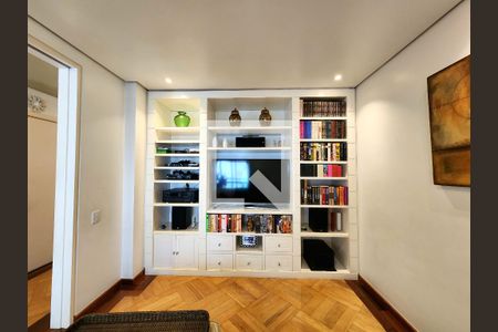 Sala de TV de apartamento à venda com 3 quartos, 195m² em Indianópolis, São Paulo