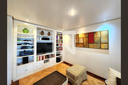 Sala de TV de apartamento à venda com 3 quartos, 195m² em Indianópolis, São Paulo