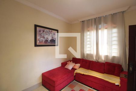 Sala de casa à venda com 3 quartos, 167m² em Floramar, Belo Horizonte