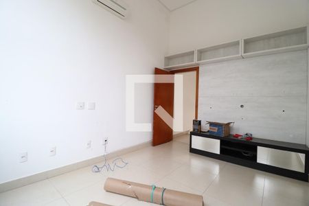 Sala 2 de casa de condomínio para alugar com 4 quartos, 350m² em Jardim das Palmeiras, Uberlândia