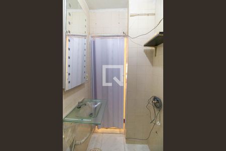 Banheiro de kitnet/studio para alugar com 1 quarto, 36m² em Centro, Niterói