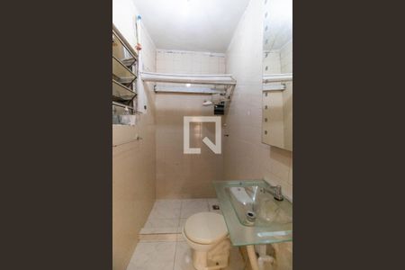 Banheiro de kitnet/studio para alugar com 1 quarto, 36m² em Centro, Niterói