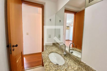 Lavabo de apartamento à venda com 3 quartos, 110m² em Botafogo, Rio de Janeiro