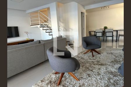 Sala de casa de condomínio à venda com 3 quartos, 200m² em Tamboré, Santana de Parnaíba