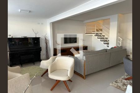 Sala de casa de condomínio à venda com 3 quartos, 200m² em Tamboré, Santana de Parnaíba