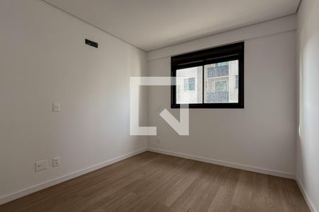 Quarto 2 de apartamento à venda com 4 quartos, 120m² em Santo Antônio, Belo Horizonte
