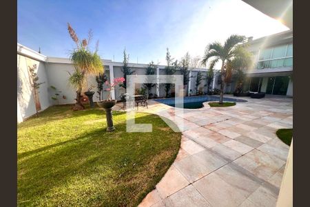 Área Externa de casa para alugar com 5 quartos, 1600m² em Jardim Karaíba, Uberlândia