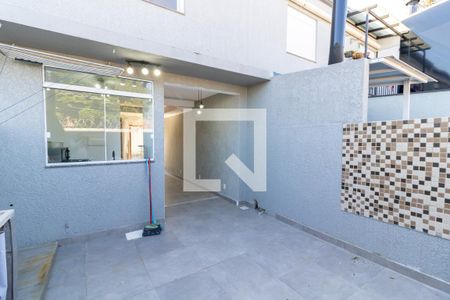 Quintal de casa de condomínio à venda com 2 quartos, 50m² em Vila Nova, Porto Alegre