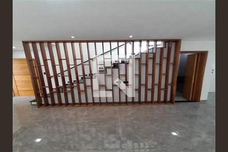 Casa à venda com 3 quartos, 142m² em Parque Oratório, Santo André