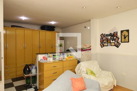 Quarto 1 de casa à venda com 3 quartos, 200m² em Vila Carmosina, São Paulo